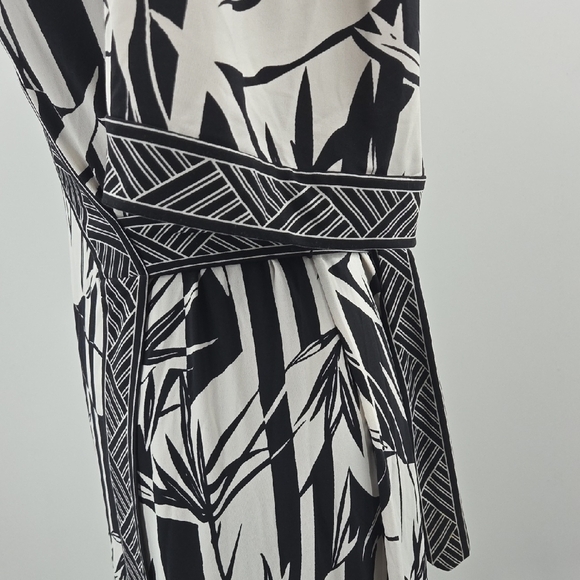 BCBGMaxAzria Black and White Patterned Midi Dress NWT - Picture 15 of 16